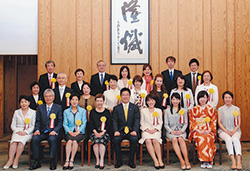 今井氏は2016年度、内閣府「女性のチャレンジ賞」特別部門賞を受賞。