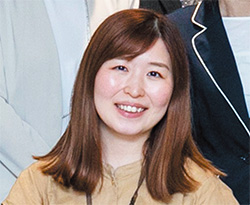 川勝 美穂
