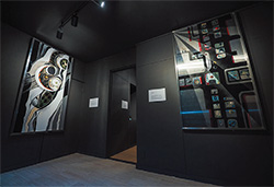 被爆者であり壁面七宝アートの第一人者である田中稔子氏の作品を展示するピースカルチャーミュージアム。