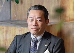 元谷 一志
